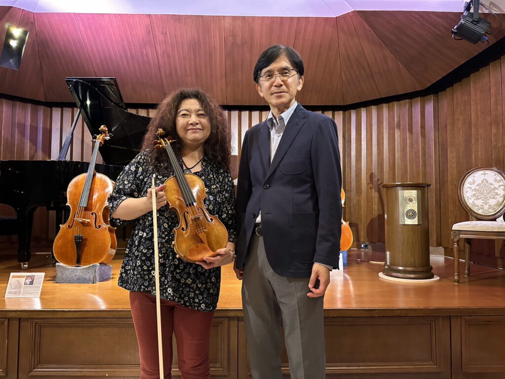 展示会に来られたヴァイオリニストの古館由佳子さんとご一緒に